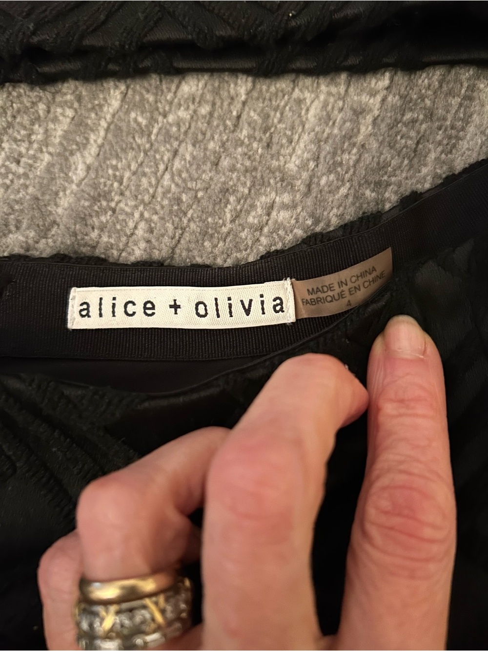 Alice + Olivia textured geometric SKIRT SET - Picture 7 of 12